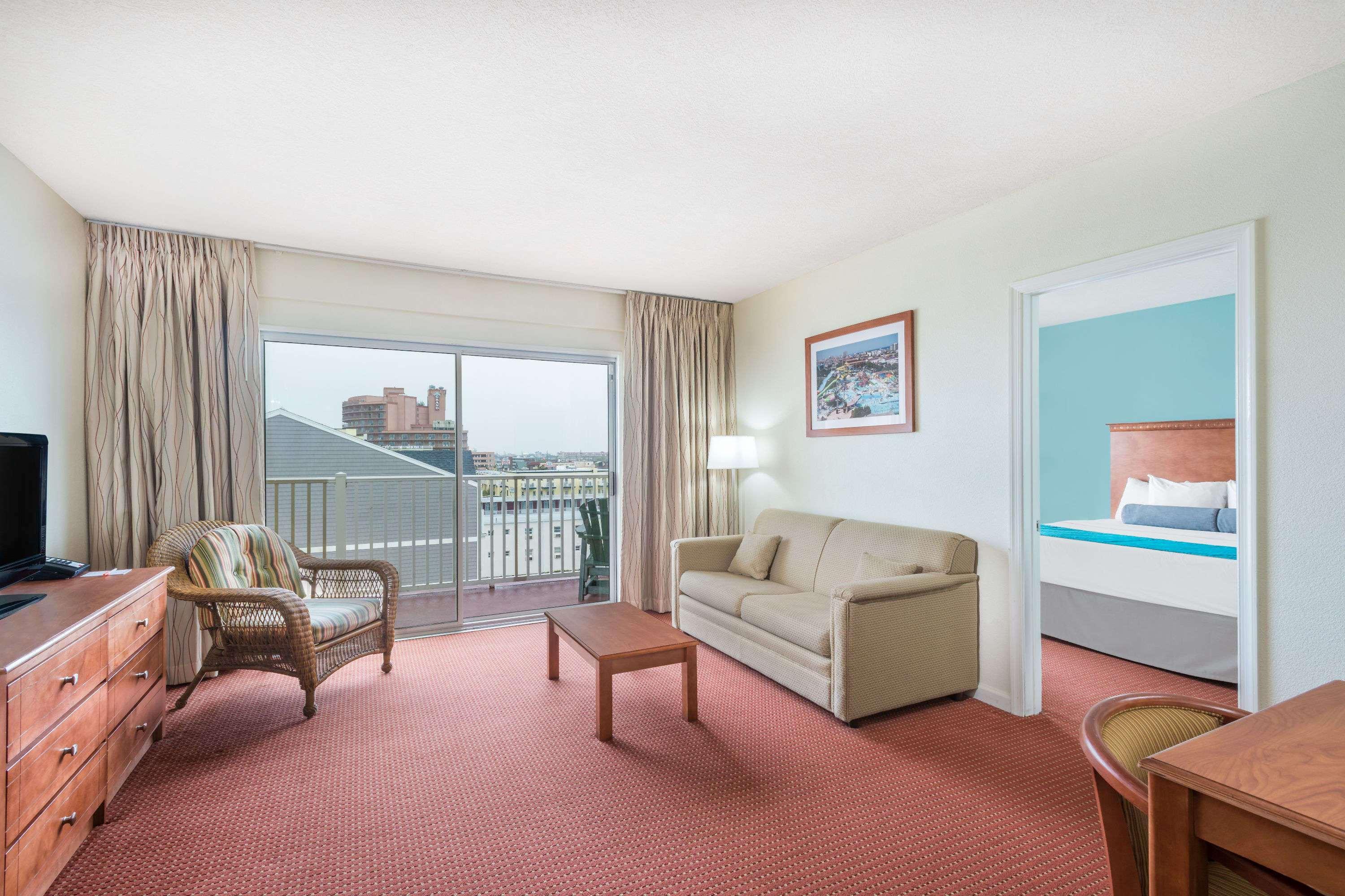 Howard Johnson By Wyndham Ocean City Oceanfront Экстерьер фото