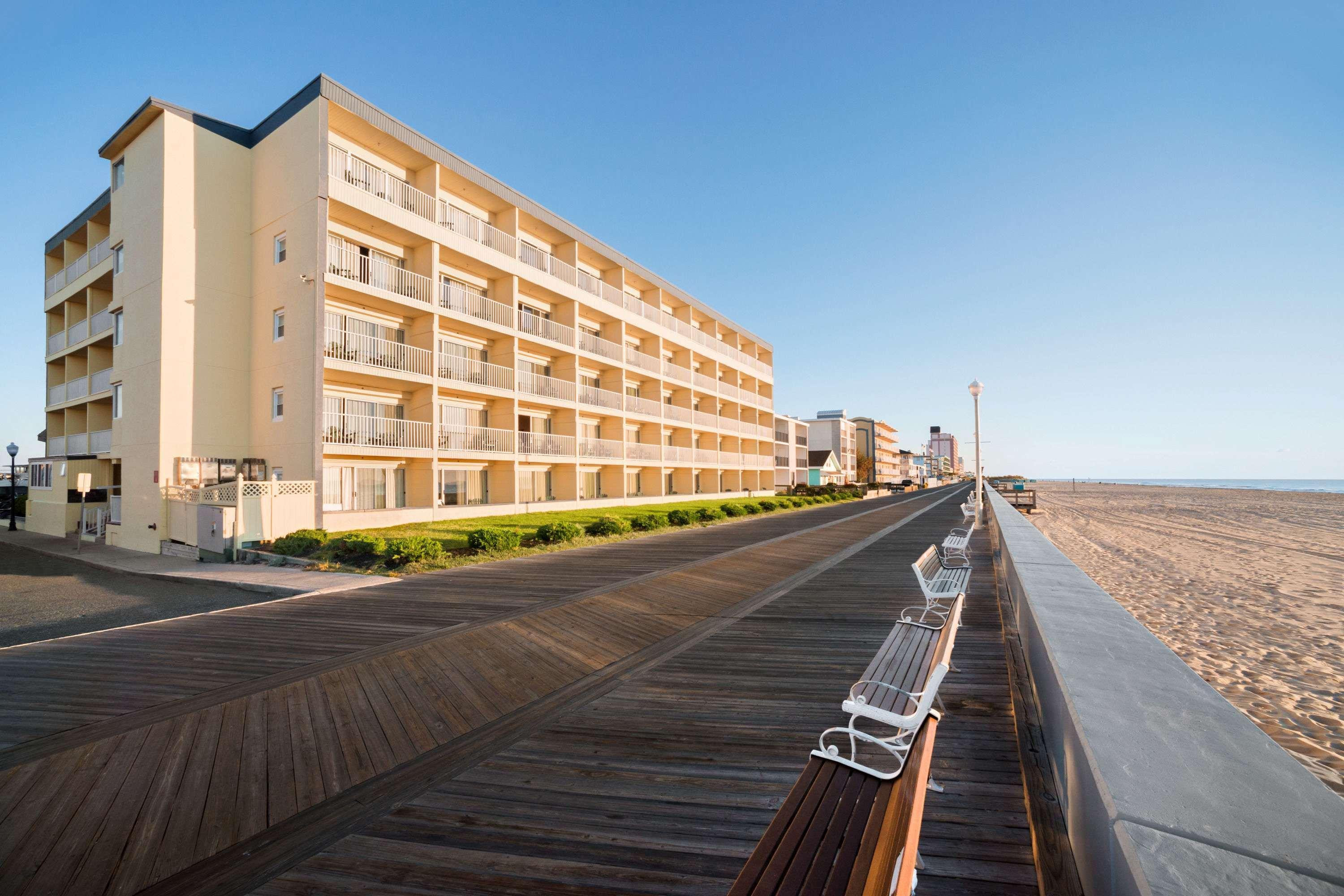 Howard Johnson By Wyndham Ocean City Oceanfront Экстерьер фото