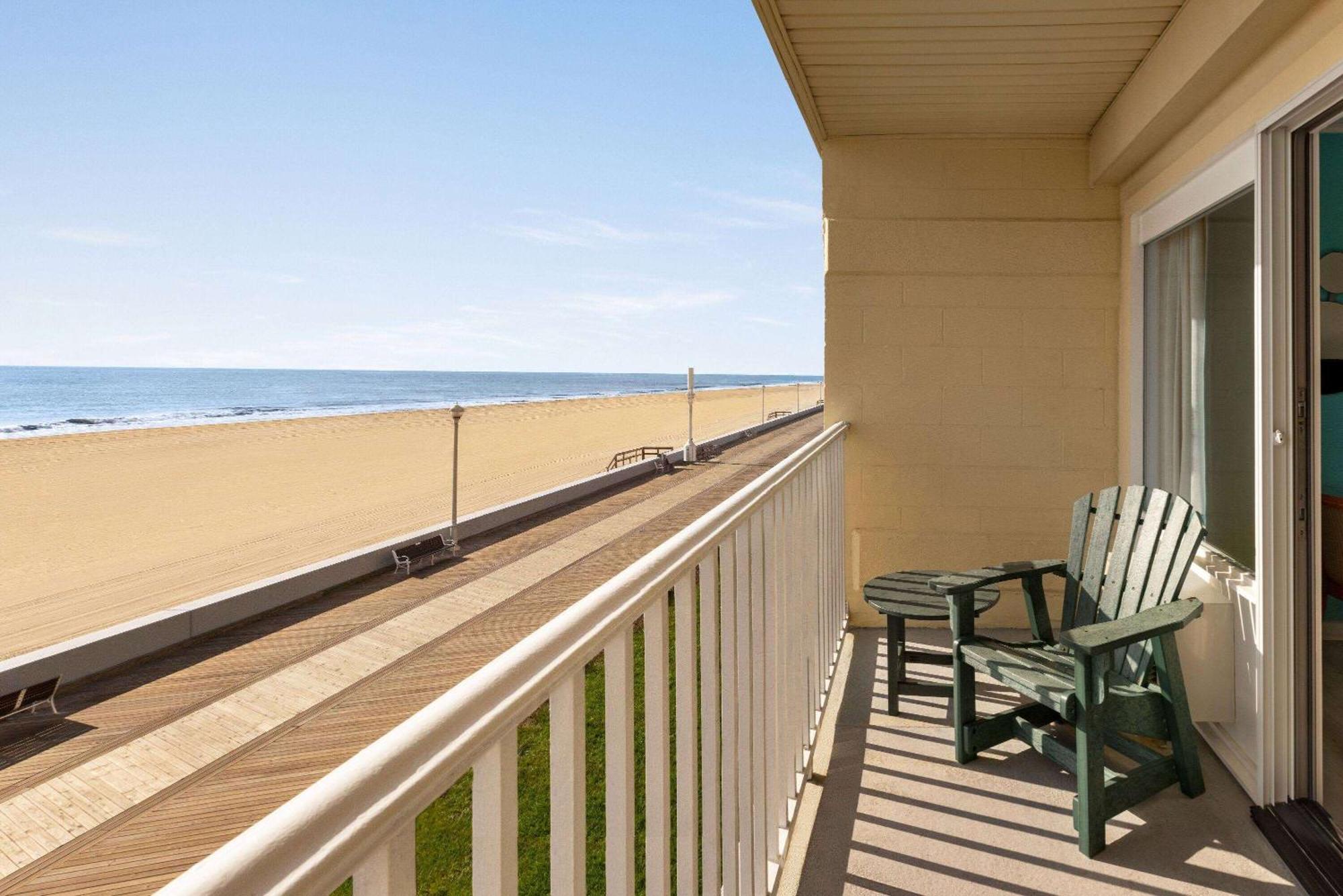 Howard Johnson By Wyndham Ocean City Oceanfront Экстерьер фото